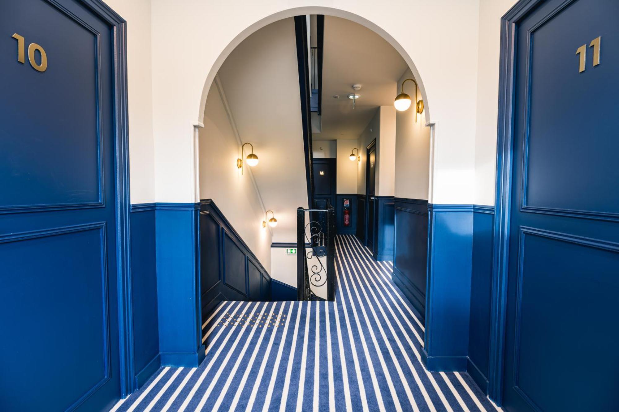 Hotel Saintchristophe Houdan Екстериор снимка